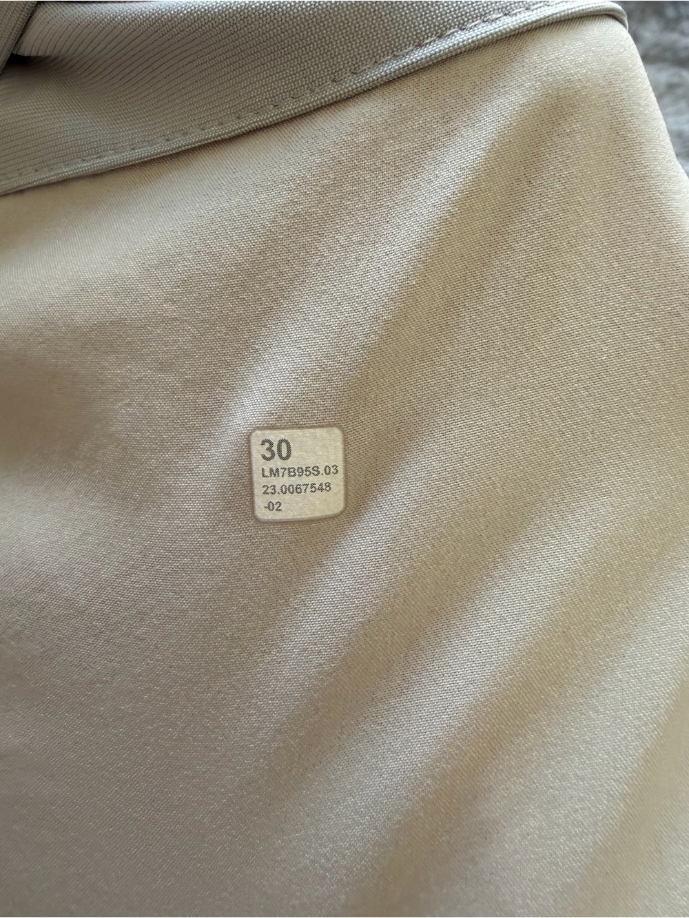 LULULEMON Men's Lightweight Gray Performance Shorts - Picture 3 of 3